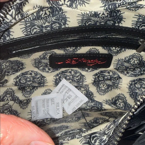 NWT Ed Hardy Love Kills Slowly Heart Skull Bones 13 Handbag Purse Black Red - Picture 8 of 9